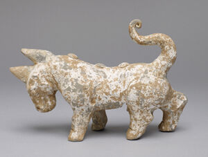 Earthenware with white pigment